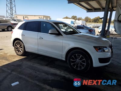 Czwarte zdjęcie samochodu z boku: 2011 AUDI Q5 PREMIUM PLUS VIN:WA1LFAFP0BA065296 - miniatura
