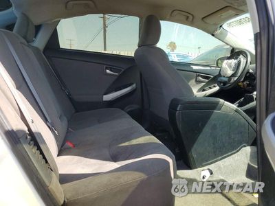 Zdjęcie 10 z 12 samochodu: 2015 TOYOTA PRIUS TWO VIN:JTDKN3DU2F0484058 - miniatura