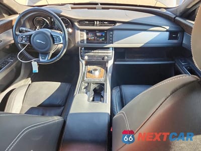Zdjęcie 8 z 12 samochodu: 2016 JAGUAR XF R - SPORT VIN:SAJBL4BV4GCY05767 - miniatura