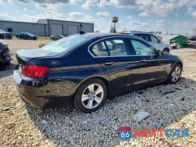 Trzecie zdjęcie samochodu z tyłu: 2013 BMW 528 XI VIN:WBAXH5C58DD110060 - miniatura