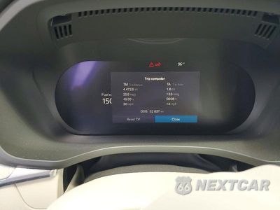 Zdjęcie 9 z 13 samochodu: 2023 VOLVO XC60 PLUS VIN:YV4L12RL2P1370239 - miniatura