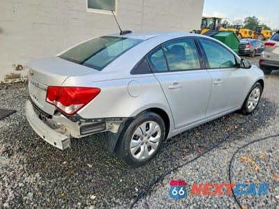 Trzecie zdjęcie samochodu z tyłu: 2015 CHEVROLET CRUZE LS VIN:1G1PA5SG1F7177233 - miniatura