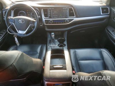 Zdjęcie 8 z 12 samochodu: 2019 TOYOTA HIGHLANDER XLE VIN:5TDJZRFH0KS574206 - miniatura