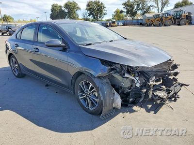 Czwarte zdjęcie samochodu z boku: 2023 KIA FORTE LXS VIN:3KPF24ADXPE649934 - miniatura