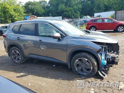 Czwarte zdjęcie samochodu z boku: 2025 NISSAN ROGUE SV VIN:5N1BT3BB1SC854833 - miniatura