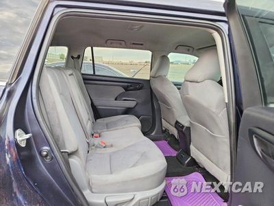 Zdjęcie 11 z 13 samochodu: 2020 TOYOTA HIGHLANDER L VIN:5TDCZRBH1LS037005 - miniatura
