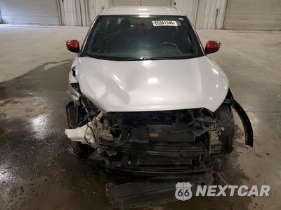 Piąte zdjęcie samochodu w środku: 2018 NISSAN KICKS SV VIN:3N1CP5CU0JL497224 - miniatura