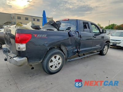 Trzecie zdjęcie samochodu z tyłu: 2010 TOYOTA TUNDRA DOUBLE CAB SR5 VIN:5TFRM5F15AX011819 - miniatura