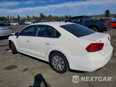 Drugie zdjęcie samochodu z przodu: 2013 VOLKSWAGEN PASSAT S VIN:1VWAP7A36DC124230 - miniatura