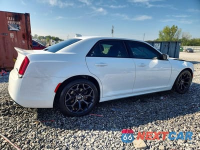 Trzecie zdjęcie samochodu z tyłu: 2020 CHRYSLER 300 S VIN:2C3CCABTXLH178455 - miniatura