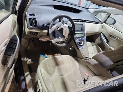 Zdjęcie 8 z 12 samochodu: 2011 TOYOTA PRIUS THREE VIN:JTDKN3DU7B1378502 - miniatura