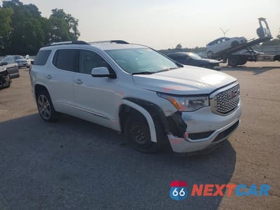 Czwarte zdjęcie samochodu z boku: 2017 GMC ACADIA DENALI VIN:1GKKNPLS8HZ154354 - miniatura