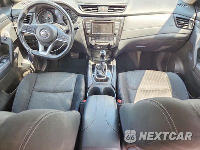 Zdjęcie 8 z 13 samochodu: 2018 NISSAN ROGUE SV VIN:KNMAT2MV9JP592827 - miniatura