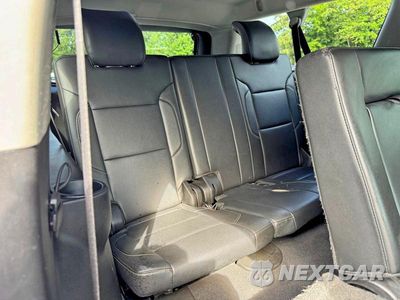 Zdjęcie 8 z 13 samochodu: 2019 CHEVROLET SUBURBAN K1500 LT VIN:1GNSKHKC8KR164224 - miniatura