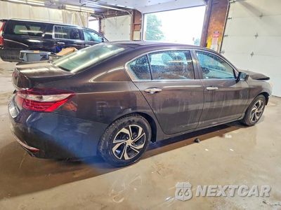 Trzecie zdjęcie samochodu z tyłu: 2017 HONDA ACCORD LX VIN:1HGCR2F37HA177118 - miniatura