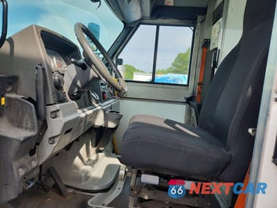 Zdjęcie 7 z 13 samochodu: 2013 ISUZU NPR VIN:JALB4T170D7W00507 - miniatura