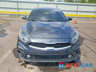 Piąte zdjęcie samochodu w środku: 2019 KIA FORTE FE VIN:3KPF24AD1KE106822 - miniatura