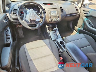 Zdjęcie 8 z 12 samochodu: 2016 KIA FORTE EX VIN:KNAFX4A87G5480002 - miniatura