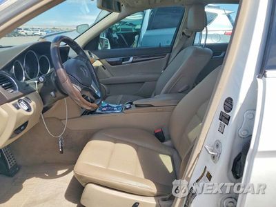 Zdjęcie 7 z 12 samochodu: 2014 MERCEDES-BENZ C 250 VIN:WDDGF4HB6EA960358 - miniatura