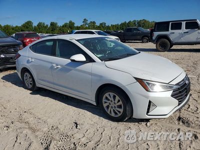 Czwarte zdjęcie samochodu z boku: 2019 HYUNDAI ELANTRA SE VIN:5NPD74LF4KH480862 - miniatura