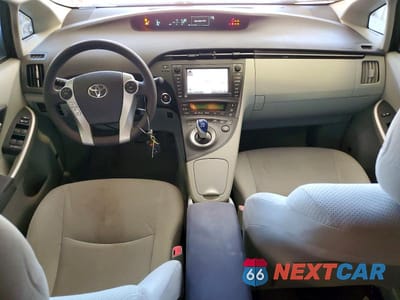 Zdjęcie 8 z 12 samochodu: 2011 TOYOTA PRIUS THREE VIN:JTDKN3DU9B1409930 - miniatura