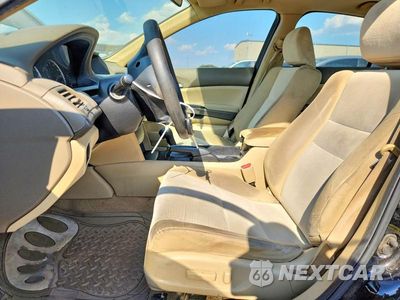 Zdjęcie 7 z 13 samochodu: 2010 HONDA ACCORD LXP VIN:1HGCP2F46AA063096 - miniatura