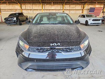 Piąte zdjęcie samochodu w środku: 2022 KIA FORTE LXS VIN:3KPF24AD4NE493810 - miniatura