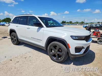 Czwarte zdjęcie samochodu z boku: 2025 JEEP GRAND CHEROKEE LIMITED VIN:1C4RJGBG0SC314871 - miniatura