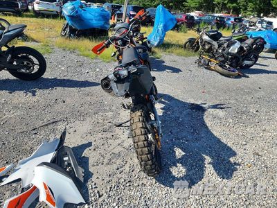 Czwarte zdjęcie samochodu z boku: 2020 KTM 690 ENDURO R VIN:VBKLEV40XLM784799 - miniatura