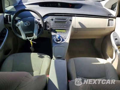 Zdjęcie 8 z 12 samochodu: 2011 TOYOTA PRIUS TWO VIN:JTDKN3DUXB0265584 - miniatura