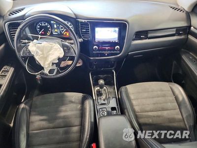 Zdjęcie 8 z 14 samochodu: 2020 MITSUBISHI OUTLANDER SE VIN:JA4AZ3A39LZ022108 - miniatura
