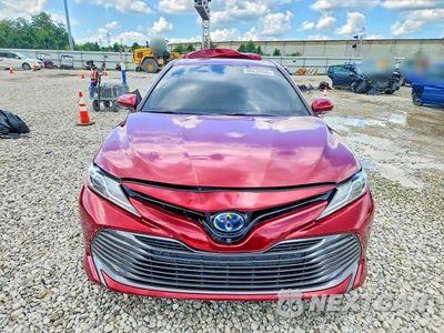 Piąte zdjęcie samochodu w środku: 2018 TOYOTA CAMRY HYBRID XLE VIN:4T1B21HK7JU501794 - miniatura