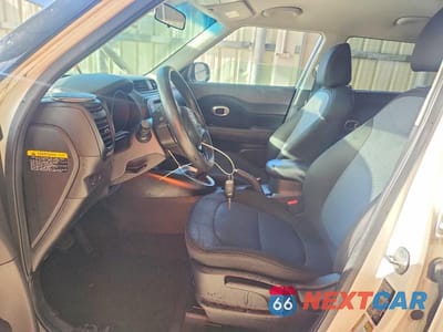 Zdjęcie 7 z 12 samochodu: 2019 KIA SOUL + VIN:KNDJP3A55K7630750 - miniatura