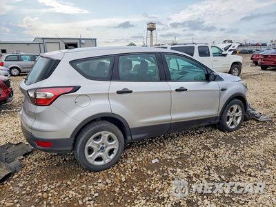 Trzecie zdjęcie samochodu z tyłu: 2018 FORD ESCAPE S VIN:1FMCU0F7XJUA12605 - miniatura