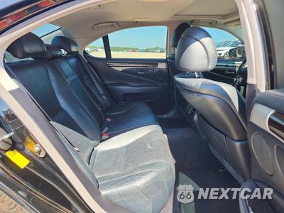 Zdjęcie 10 z 12 samochodu: 2013 LEXUS LS 460 VIN:JTHCL5EF3D5017008 - miniatura
