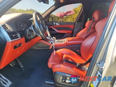 Zdjęcie 7 z 13 samochodu: 2020 BMW X5 M VIN:5YMJU0C0XL9D27133 - miniatura