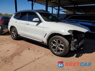 Czwarte zdjęcie samochodu z boku: 2021 BMW X3 SDRIVE30I VIN:5UXTY3C03M9D90470 - miniatura