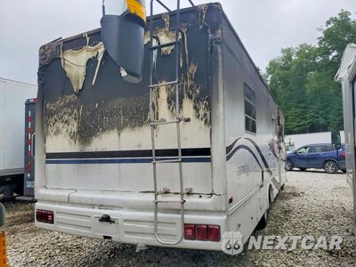 Czwarte zdjęcie samochodu z boku: 2003 FORD F550 SUPER DUTY STRIPPED CHASSIS VIN:1FCNF53S330A02876 - miniatura