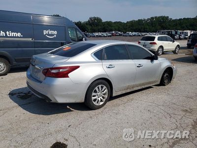 Trzecie zdjęcie samochodu z tyłu: 2018 NISSAN ALTIMA 2.5 S VIN:1N4AL3AP0JC153699 - miniatura