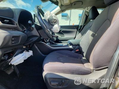 Zdjęcie 7 z 12 samochodu: 2022 TOYOTA HIGHLANDER LE VIN:5TDZZRAH6NS139382 - miniatura