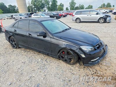 Czwarte zdjęcie samochodu z boku: 2011 MERCEDES-BENZ C 300 4MATIC VIN:WDDGF8BB2BR179222 - miniatura