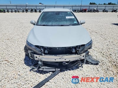 Piąte zdjęcie samochodu w środku: 2022 TOYOTA CAMRY HYBRID SE VIN:4T1G31AK3NU044274 - miniatura