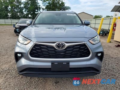 Piąte zdjęcie samochodu w środku: 2024 TOYOTA HIGHLANDER XLE VIN:5TDKDRBH8RS534300 - miniatura