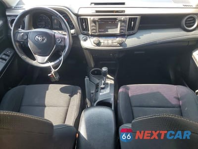Zdjęcie 8 z 13 samochodu: 2018 TOYOTA RAV4 XLE VIN:2T3WFREV1JW443854 - miniatura
