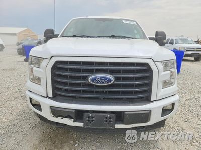 Piąte zdjęcie samochodu w środku: 2017 FORD F150 SUPERCREW VIN:1FTFW1EG8HKC98530 - miniatura