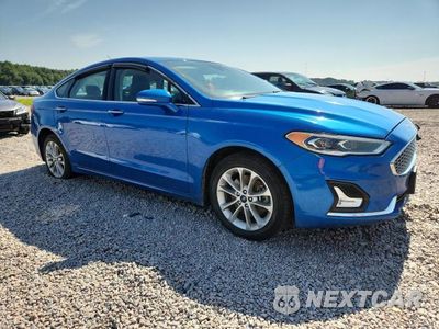 Czwarte zdjęcie samochodu z boku: 2019 FORD FUSION TITANIUM VIN:3FA6P0SU5KR145016 - miniatura