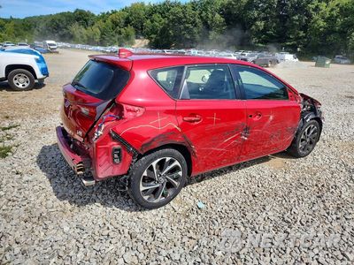 Trzecie zdjęcie samochodu z tyłu: 2018 TOYOTA COROLLA IM BASE VIN:JTNKARJE7JJ560027 - miniatura