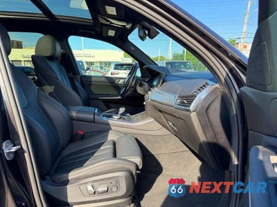 Piąte zdjęcie samochodu w środku: 2019 BMW X5 XDRIVE40I VIN:5UXCR6C52KLL26024 - miniatura