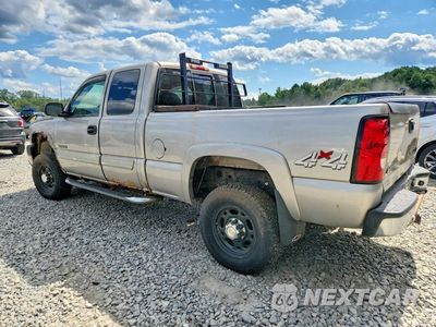 Drugie zdjęcie samochodu z przodu: 2005 CHEVROLET SILVERADO K2500 HEAVY DUTY VIN:1GCHK29U15E105512 - miniatura