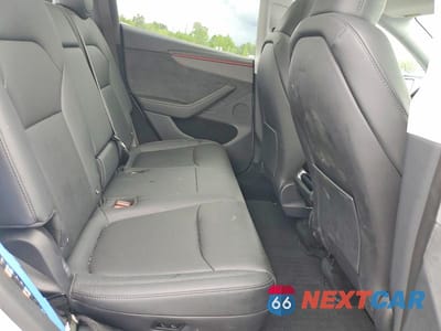 Zdjęcie 10 z 13 samochodu: 2026 TESLA MODEL Y VIN:7SAYGDEE0TA447525 - miniatura
